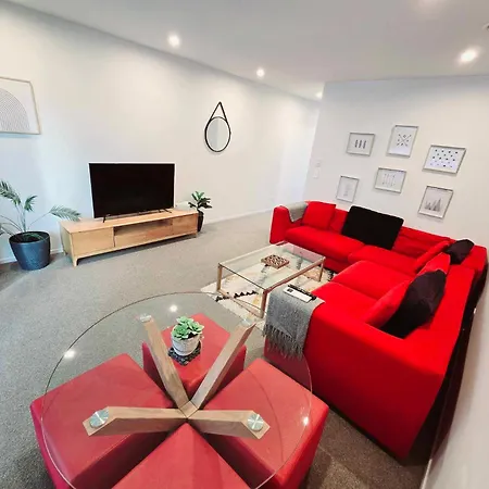 Modern Apartment In Central City Christchurch